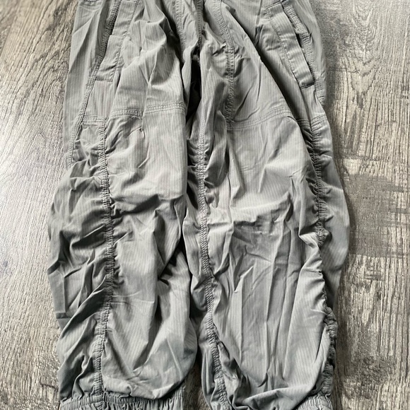 Ivviva size 10 EUC outgrown - Picture 2 of 3